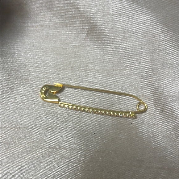 Jewelry - Elegant Gold Safety Pin Brooch